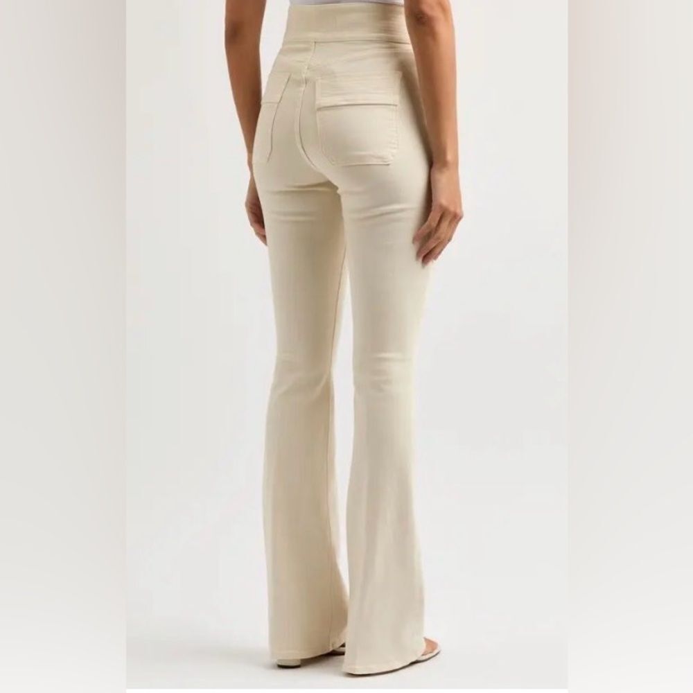 Veronica Beard Cream High-Rise Flare Jeans size 25 - Picture 2 of 8